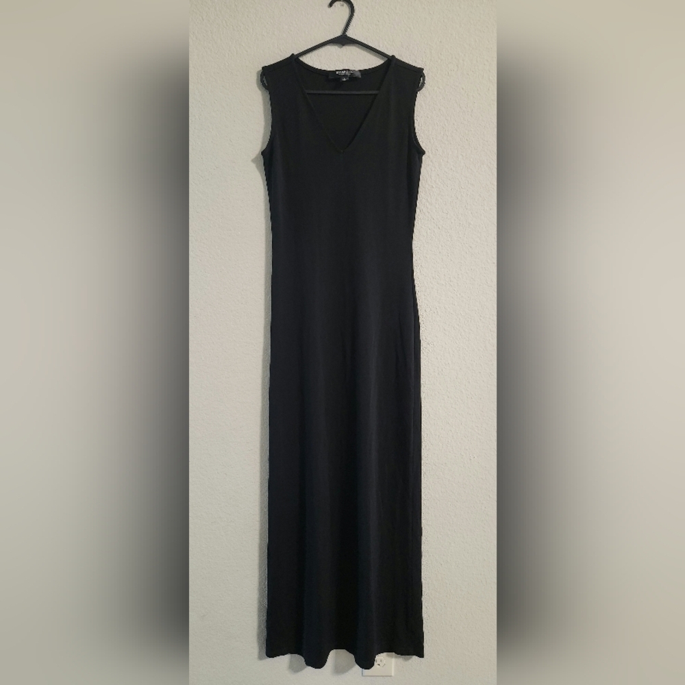 Emanuel Ungaro Women’s sleeveless black maxi dress size small